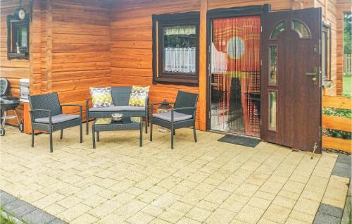 gmina Osiek House | Awesome Home In Osiek With Kitchenette