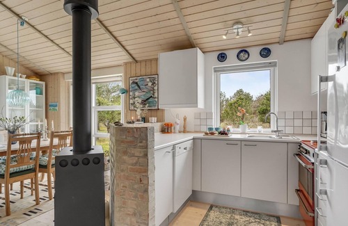 Rødhus House | Awesome home in Pandrup with WiFi
