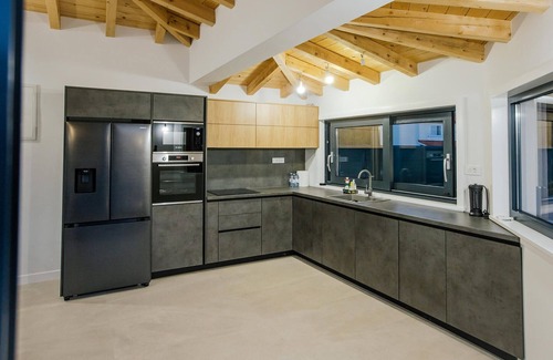 Podbablje House | Awesome home in Poljica with sauna