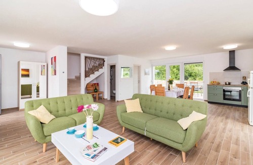 Putini House | Awesome home in Putini