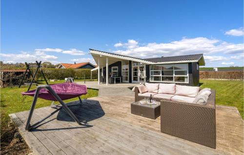 Ronde House | Awesome Home In Rønde With Wifi