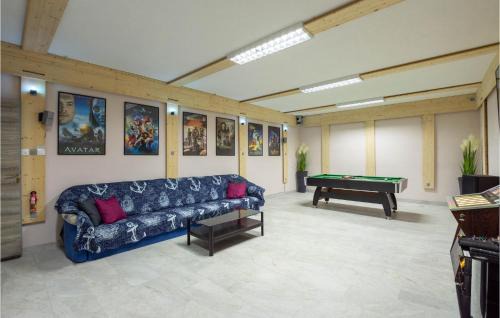 Dracevac House | Awesome Home In Split With Wifi