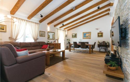 Peljesac peninsula House | Awesome Home In Topolo With Sauna