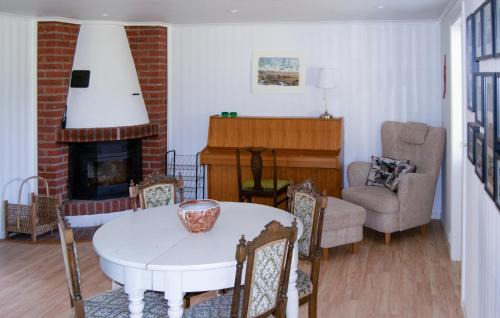 Valdemarsvik House | Awesome Home In Valdemarsvik With Wifi