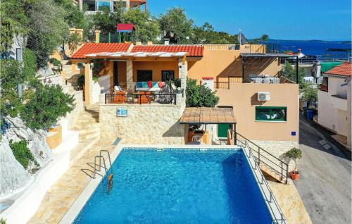 Vinisce House | Awesome Home In Vinisce