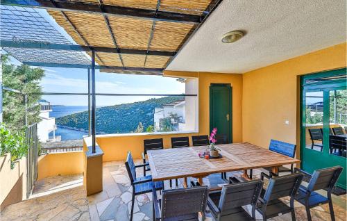Vinisce House | Awesome Home In Vinisce
