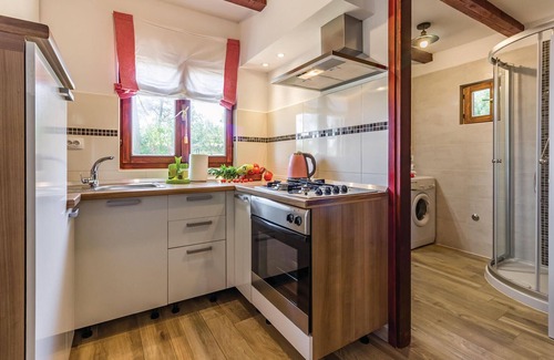 Vodnjan House | Awesome home in Vodnjan with WiFi