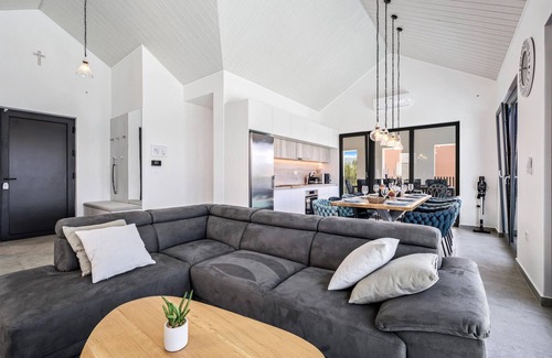 Zaboric House | Awesome home in Zaboric
