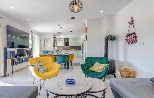 South Croatia Coast House | Awesome Home In Zagvozd