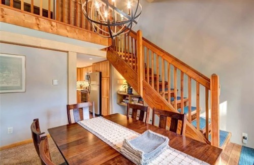 Warrior's Mark Condo | Awesome Location - Short Walk to Mountain and Town!