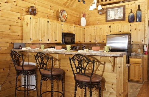 Sevierville Cabin | AWESOME VIEWS ! BEAUTIFUL CABIN ! GREAT LOCATION !