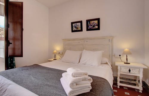 Old Town Apartment | AWESOME VIEWS & LOCATION IN OLD TOWN