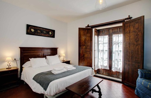 Old Town Apartment | AWESOME VIEWS & LOCATION IN OLD TOWN B