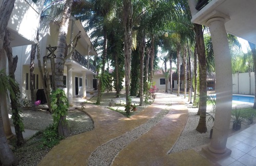 Alfredo V. Bonfil House | Awsome hidden paradise in the middle of jungle