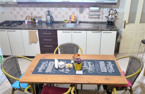 Merkezefendi Apartment | Aydınoğlu Suite terrace-4th Floor -NO Lift-1 A/C