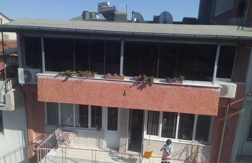 Merkezefendi Apartment | Aydınoğlu Suite terrace-4th Floor -NO Lift-1 A/C