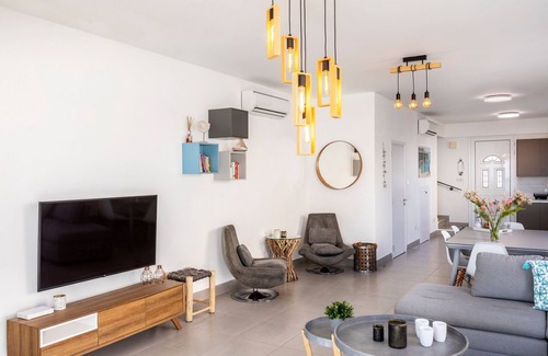 Ayia Thekla Villa | Ayia Thekla Seafront Villa Dagi