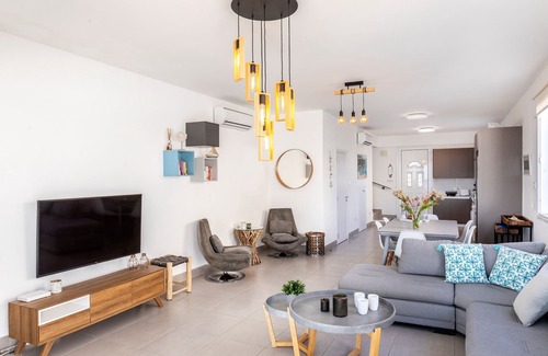 Ayia Thekla Villa | Ayia Thekla Seafront Villa Dagi