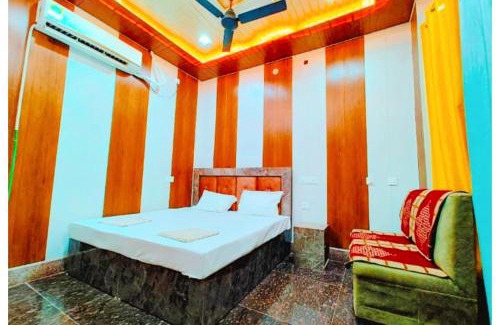 Ayodhya Hotel | AYODHYA BUDGET HOTEL - N-A-M-O - A-Y-O-D-H-Y-A - J-I - P-A-L-A-C-E - Near Ram Janam Bhoomi - Hanuman Garhi - - fully Air Conditioned hotel at Prime Location - Best hotel in AYODHYA