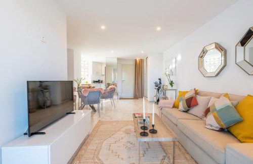 Marbella Apartment | Azahara 1 8B Beautiful apartment frontline golf in popular Aloha