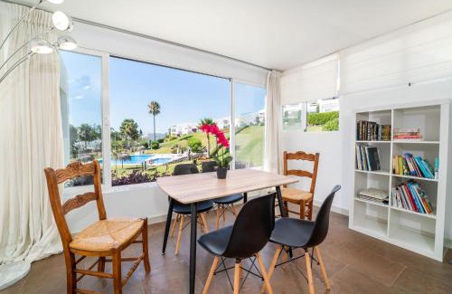 Marbella Apartment | Azahara I, 25A small cozy apartment with great views located in the popular area of Nueva Andalucia