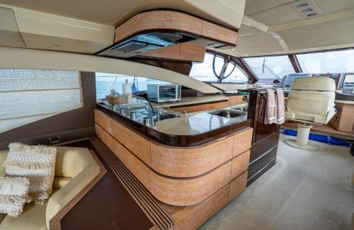 Amador Boat Rental | Azimut 58