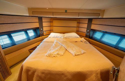 Amador Boat Rental | Azimut 58