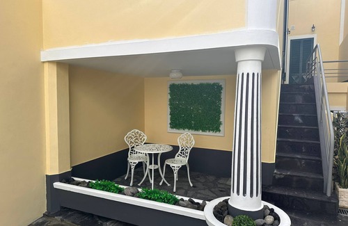 Ponta Delgada Cabin | Azor International Hostel - Q3