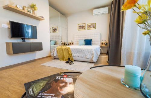 Saints Constantine and Helena Apartment | Azur Alegria Studio by RV Apartments - free parking & pool