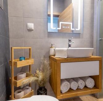Saints Constantine and Helena Apartment | Azur Alegria Studio by RV Apartments - free parking & pool