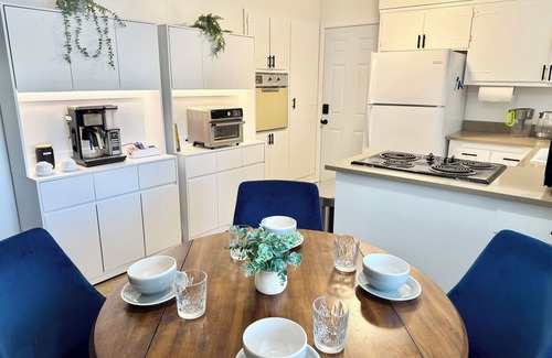 Concord House | Azure Abode with Wifi/AC Near Napa, SF, Hospitals & Bay Area!