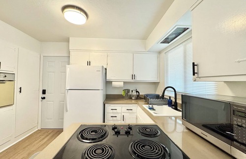 Concord House | Azure Abode with Wifi/AC Near Napa, SF, Hospitals & Bay Area!