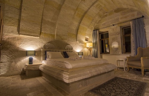 Cavusin Hotel | Azure Cave Suites