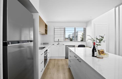 Maroochydore Apartment | Azure River Side Townhouse