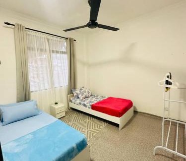Kampung Bakau House | AzYaa Homestay