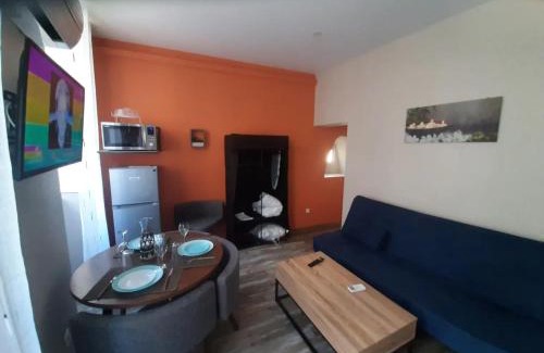 Bourg-Saint-Andeol Apartment | Bâtiment Les Iris