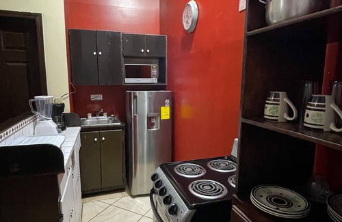 Coxen Hole Hotel | B. Apart Hotel