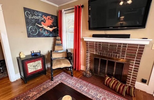 Columbia Cottage | B Avenue Cottage Summ