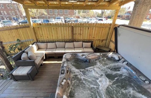 Columbia Cottage | B Avenue Cottage Summ