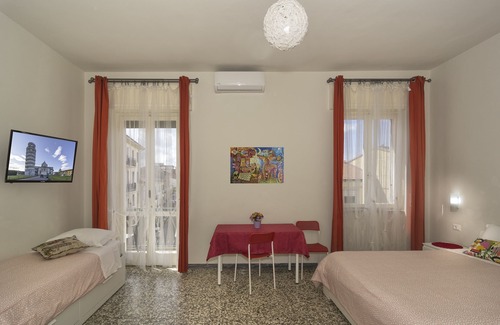 Pisa House | B&B Aliante & 2 Quadruple rooms Pisa-Tuscany