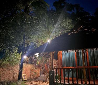 Unawatuna Bed & Breakfast | B & B Cottages