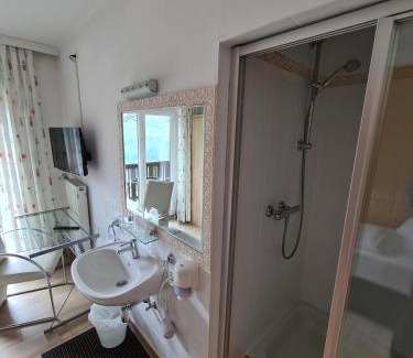 Obertraun Bed & Breakfast | B&B Hallstatt Lake OBERTRAUN self check in