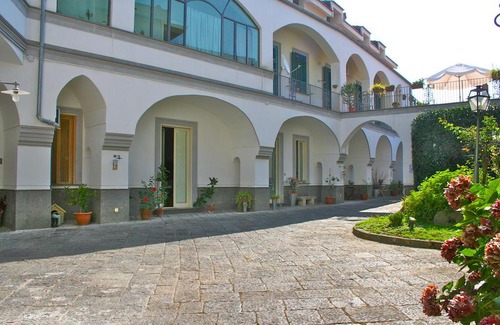 Sant'Antimo Hotel | B&B La Corte
