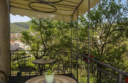 Brienza Bed & Breakfast | B&B La Voce del Fiume: "Ruby" suite