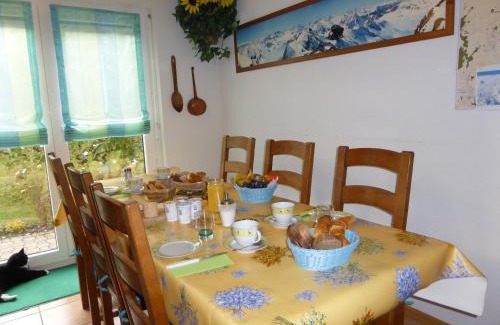 Bruson Bed & Breakfast | B&B Les Acacias