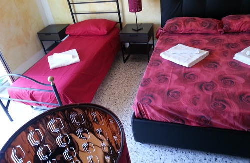 Rho Hotel | B b Oasis Passion Fiera - Triple Room with Wifi and AC, External Bathroom