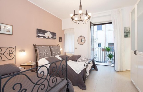 Caltagirone Bed & Breakfast | B&B Trio D'Archi - La Pilozza Infiorata
