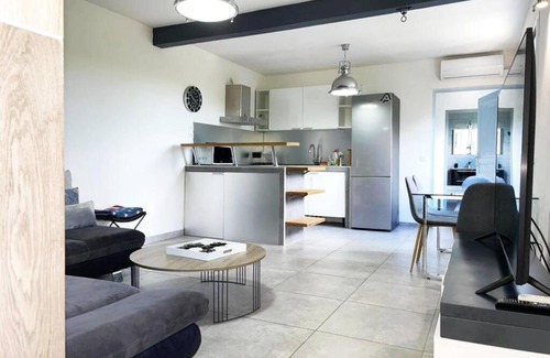 Bas du Fort Apartment | B-D-F, 2 Bedrooms, 5 guests, 1.5 bath, Terrasse