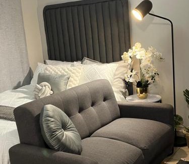 Greater Johannesburg Metropolitan Area House | B-Hive at Devland Room 3