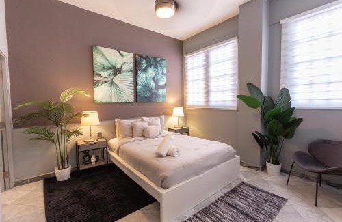 San Francisco Apartment | B&W, 2BR, Near Beach, WIFI, AC in Old San Juan